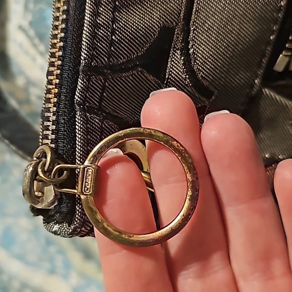 Coach Poppy - Picture 5 of 12